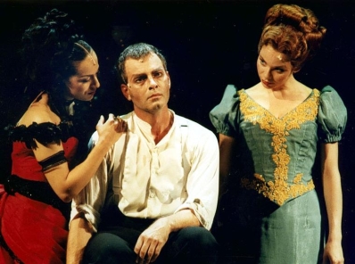 Sharon Dyall, Olle Person och Anna-Maria i musikalen Jekyll & Hyde