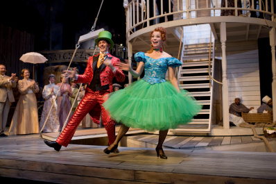 Anna-Maria och James Lund i Sörmlands Musik & Teaters Show Boat