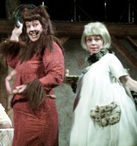 Maud Tretom och Anna-Maria i barnoperan Pinocchio